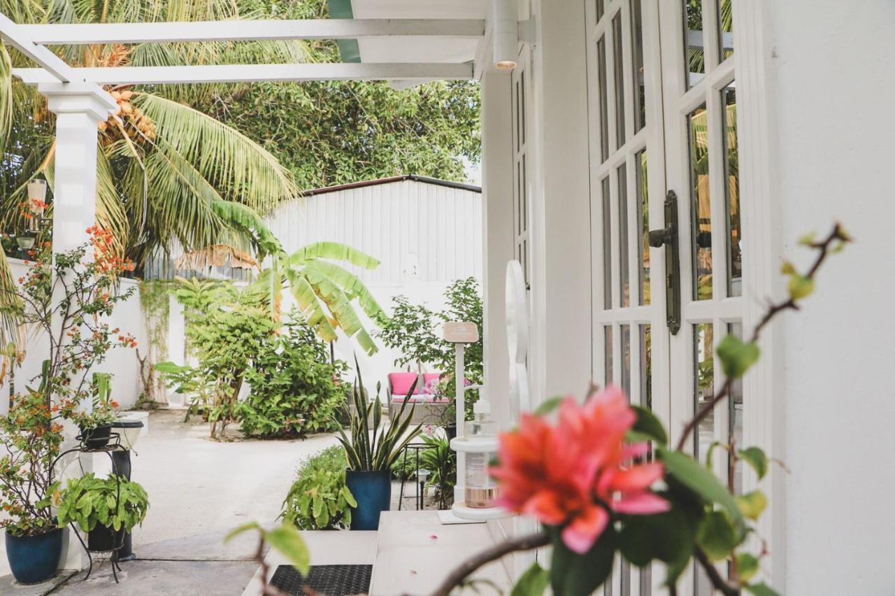 Fiyala Homestay Addu City Exterior foto