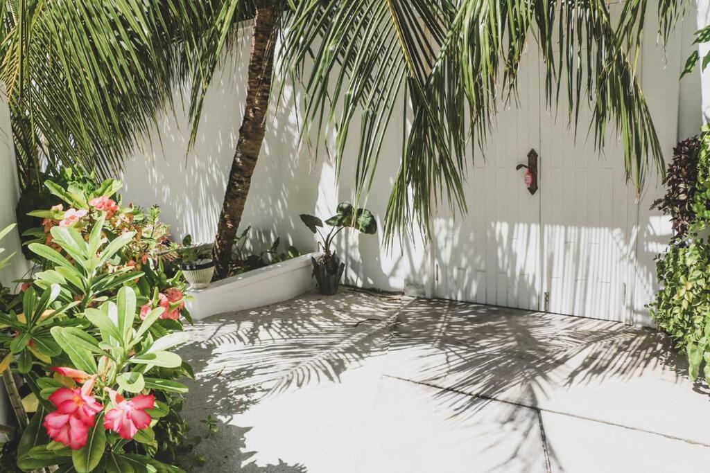 Fiyala Homestay Addu City Exterior foto